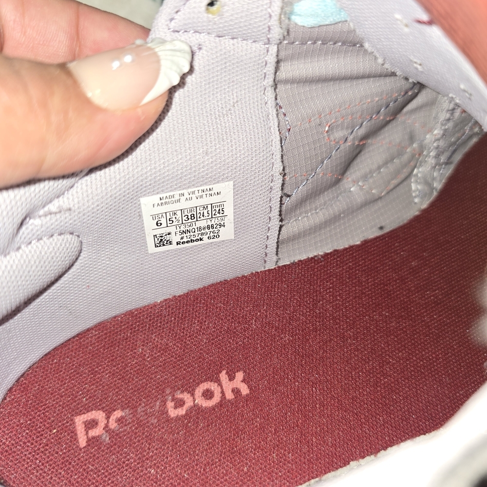 Reebok Women's Sneakers in Gray, Red, and Blue - Picture 6 of 9